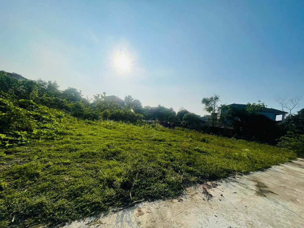 Lô đất làng chào vịt tìm mô ra giá ni nựa Sát bên đường nguyễn xí. Thuộc thôn trung hoà thạch tân