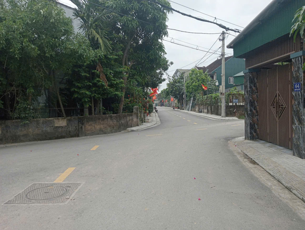 Bán lô đất  mặt tiền đường  phú hào phường hà huy tập.