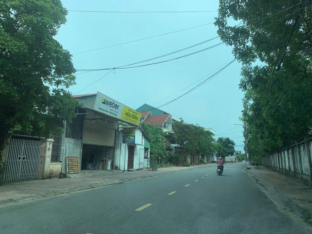 🌲: Đất ngõ 41 Hàm nghi, Bên cạnh Trường Lê văn thiêm, tp hà tĩnh