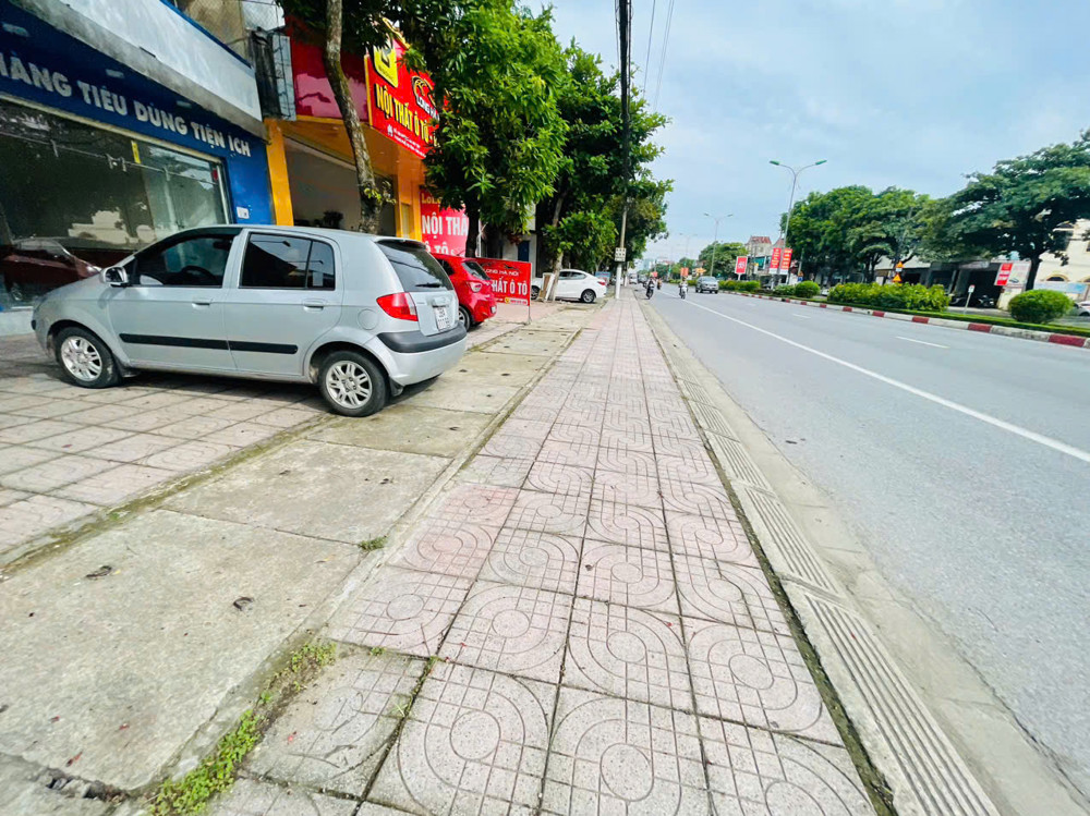 Bán nhà 3 tầng gắn với lô đất của nhà mặt đường kinh doanh Hà Huy Tập .