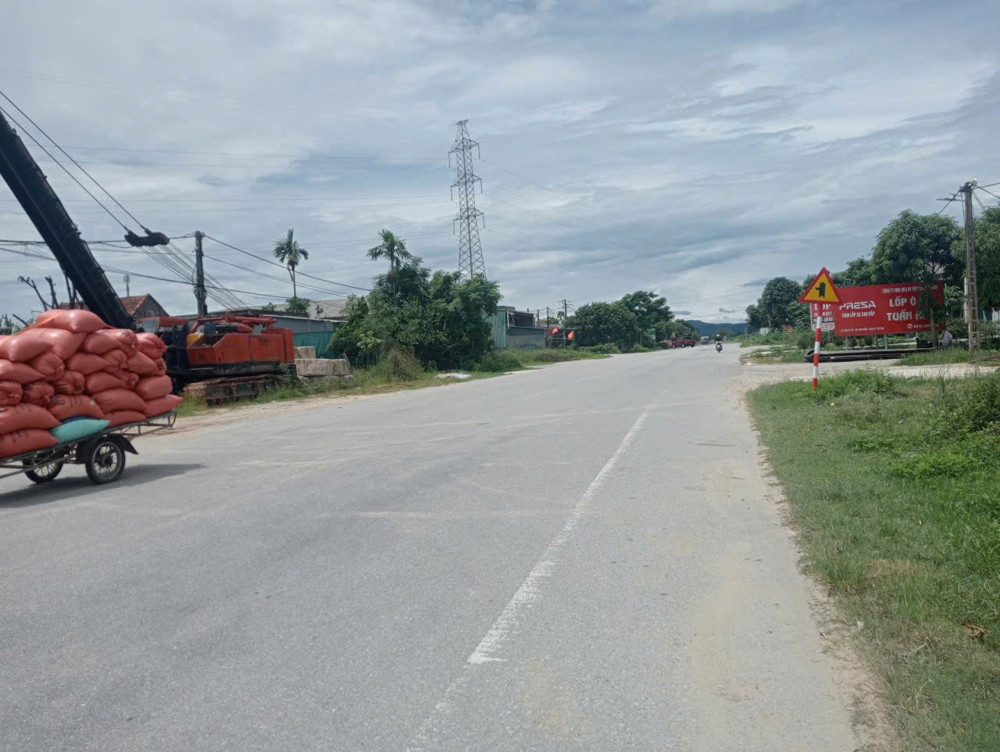 Bán lô đất kinh doanh mặt tiền TL 17. dưới cao tốc 