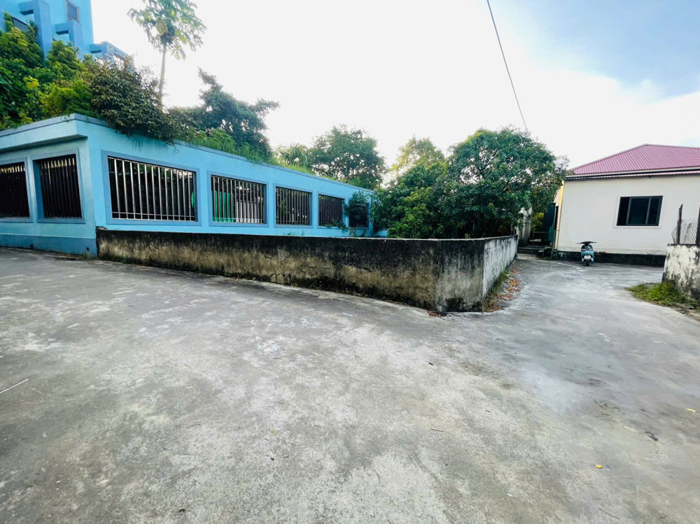 Lô đất hai mặt tiền phường đồng môn. Sát bên biệt thự