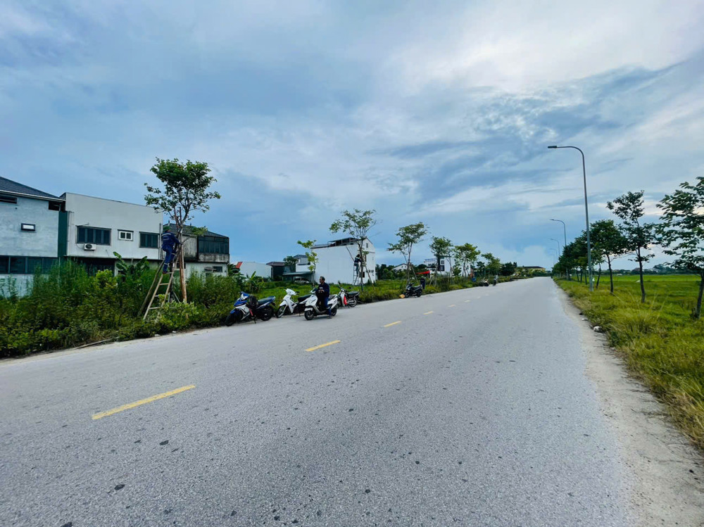 Lô đất mặt đường kinh doanh nguyễn huy lung. Thuộc hạ tầng khu QH hồ điều hoà thạch trung.