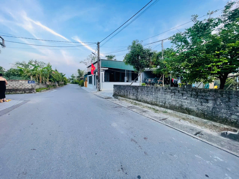 Lô đất trục chính của thạch hưng. Đẹp giá tốt đầu tư. Kinh doanh được 