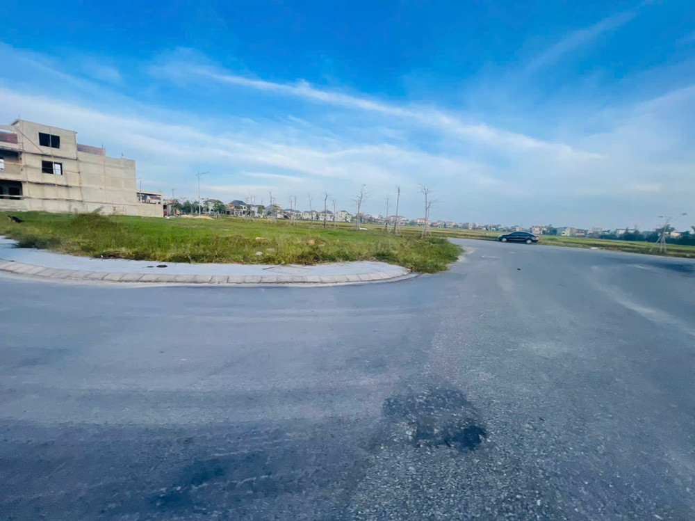 Qh đồng rào thạch trung. Đường 18m. Sát bên qh công an tỉnh và trường việt đức