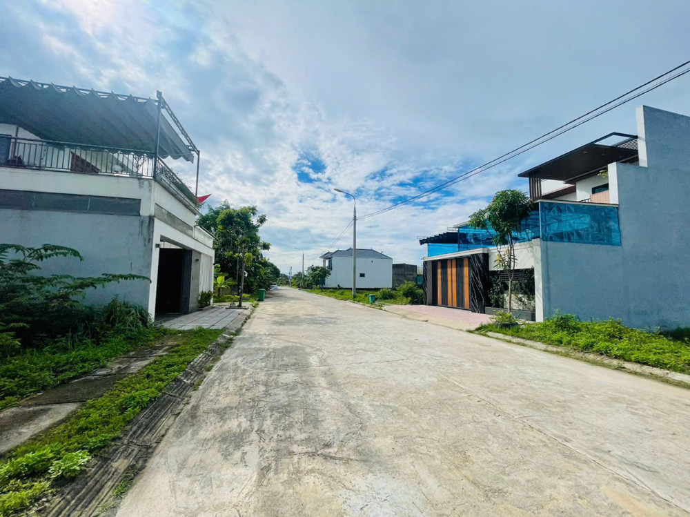 Lô đất qh lối hai trục chính vào uỷ ban thạch hưng Giá mềm nhất khu vực. Ko lấy lô này thì lấy lô nào