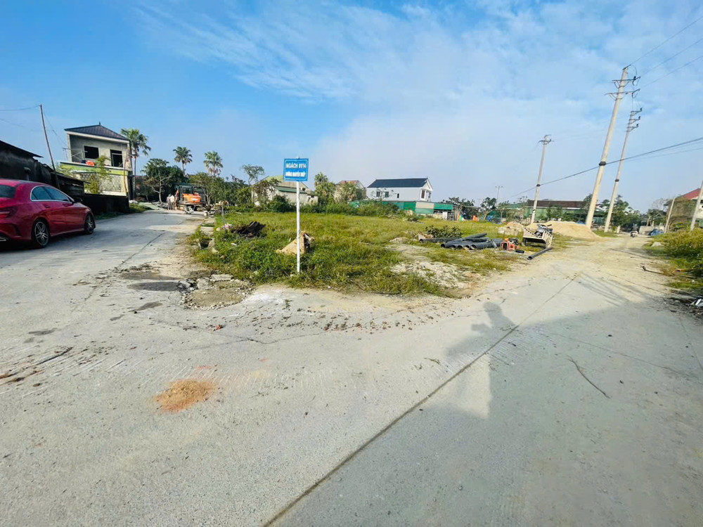 Lô đất diện tích lớn ngay trung tâm tt thạch hà Gần chợ gần trường. Giao thông thuận tiện