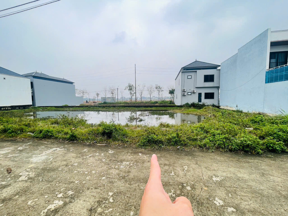 Lô đất qh lối hai trục chính vào uỷ ban thạch hưng