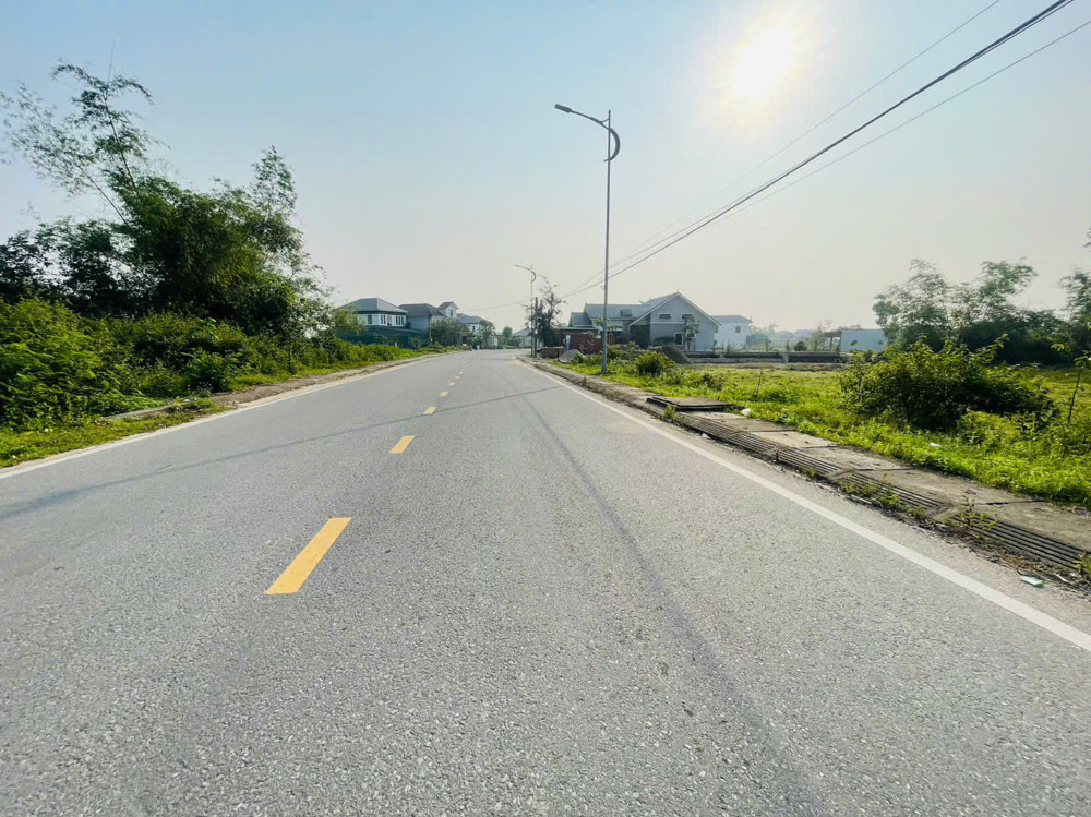 Mặt đường kinh doanh TL20. Thạch sơn hà tĩnh