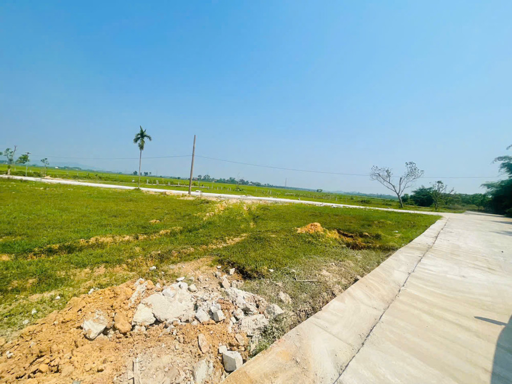 Đất gần khu công nghiệp phía tây hà tĩnh. Thuộc thôn ngọc  hà xã toàn lưu