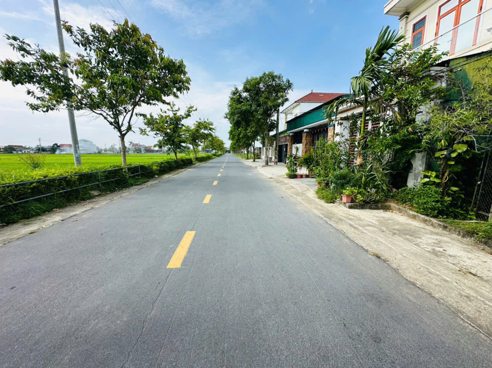 Hai mặt tiền Trục chính sâm lộc tượng sơn. Có thể kinh doanh quán tạp hoá.