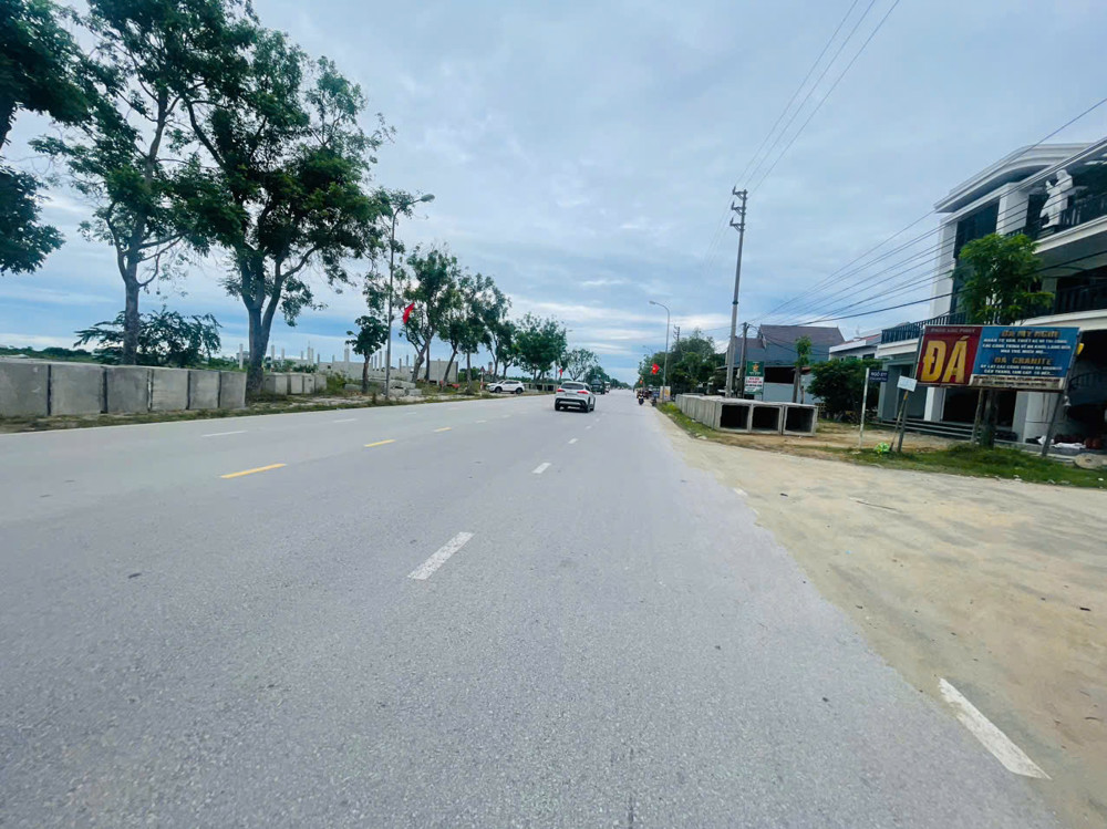 Siêu phẩm nhà kinh doanh đường quang trung thạch hạ tp hà tĩnh.