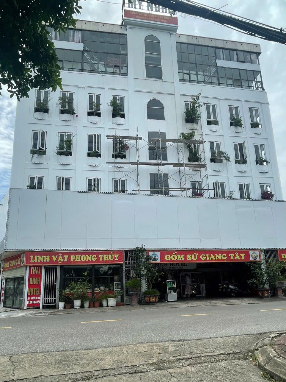 Cần bán toà nhà 3 mặt tiền cao 7 tầng mặt đường Nguyễn Hữu Thái - Phường Thành Sen - Hà Tĩnh 