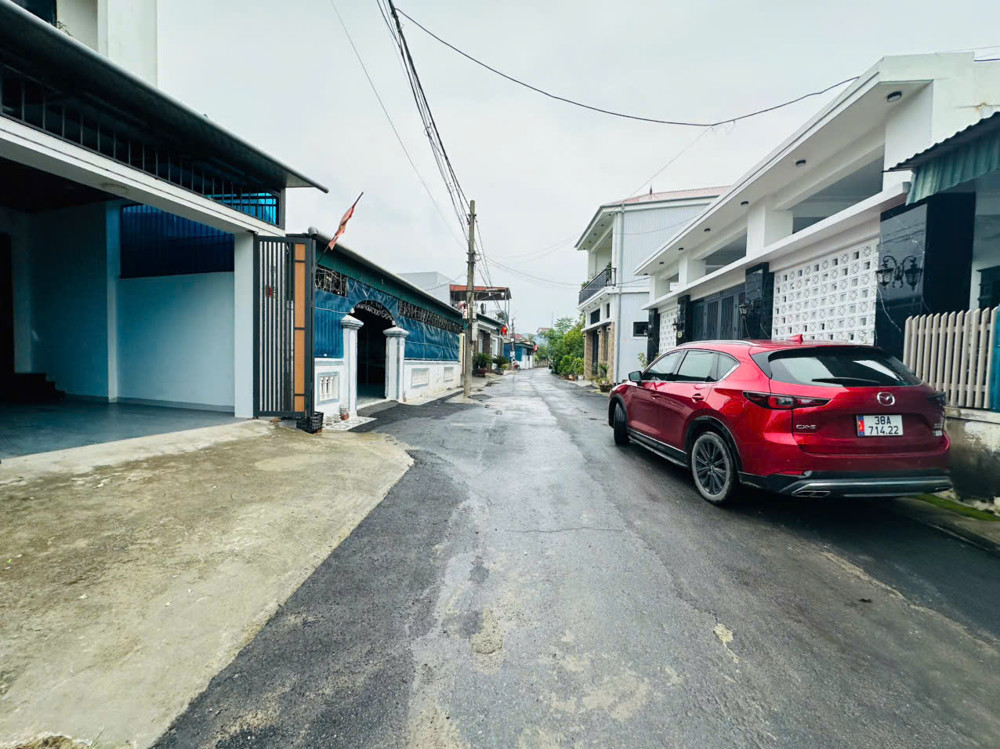 Đất tại tổ 7 thị trấn thạch hà. Lối hai đường lê đại hành. Thông thẳng ra ql1a