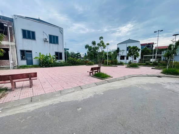Giảm giá cực mạnh. Đất sau trường lê bình. Cạnh khu qh đồng trọt thạch quý.  Trung tâm tp hà tĩnh