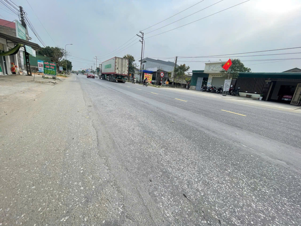 Lô đất mặt đường kinh doanh TL9. Gần ngã tư hộ độ. Khu vực kb buôn bán nhộn nhịp. Giá tốt 