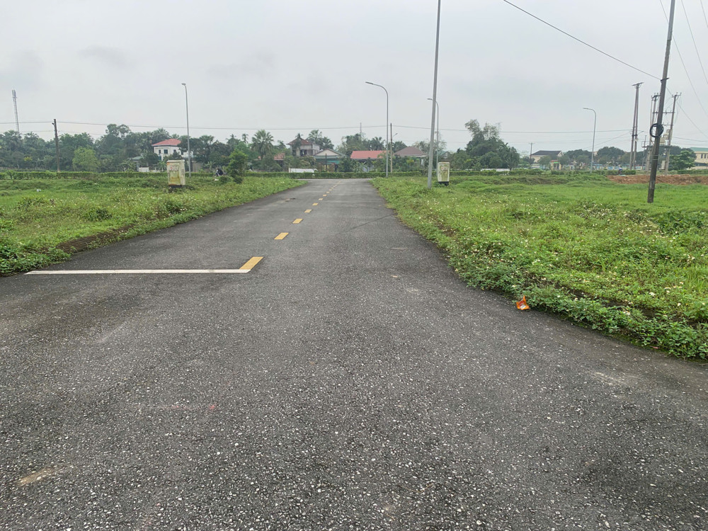 Chính chủ cần bán lô QH đồng bủn , Thạch Đài, Cách đường Hàm nghi 200m, Khu qH đồng bộ, sầm Uất,
